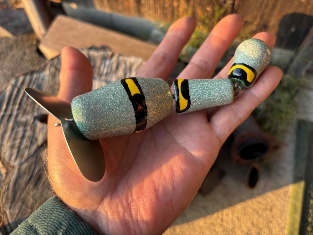 イソノファクトリー　トゥーノイジーToo Noisy isonofactory 『Too Noisy（トゥーノイジー）』